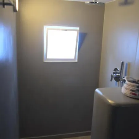 The Anafians Hotel apartamentowy