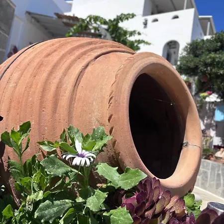 The Anafians Hotel apartamentowy