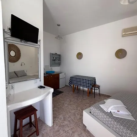 The Anafians 4* Anafi